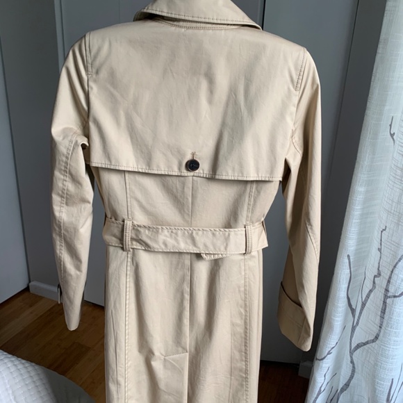 Banana Republic Classy Trench - Picture 4 of 9